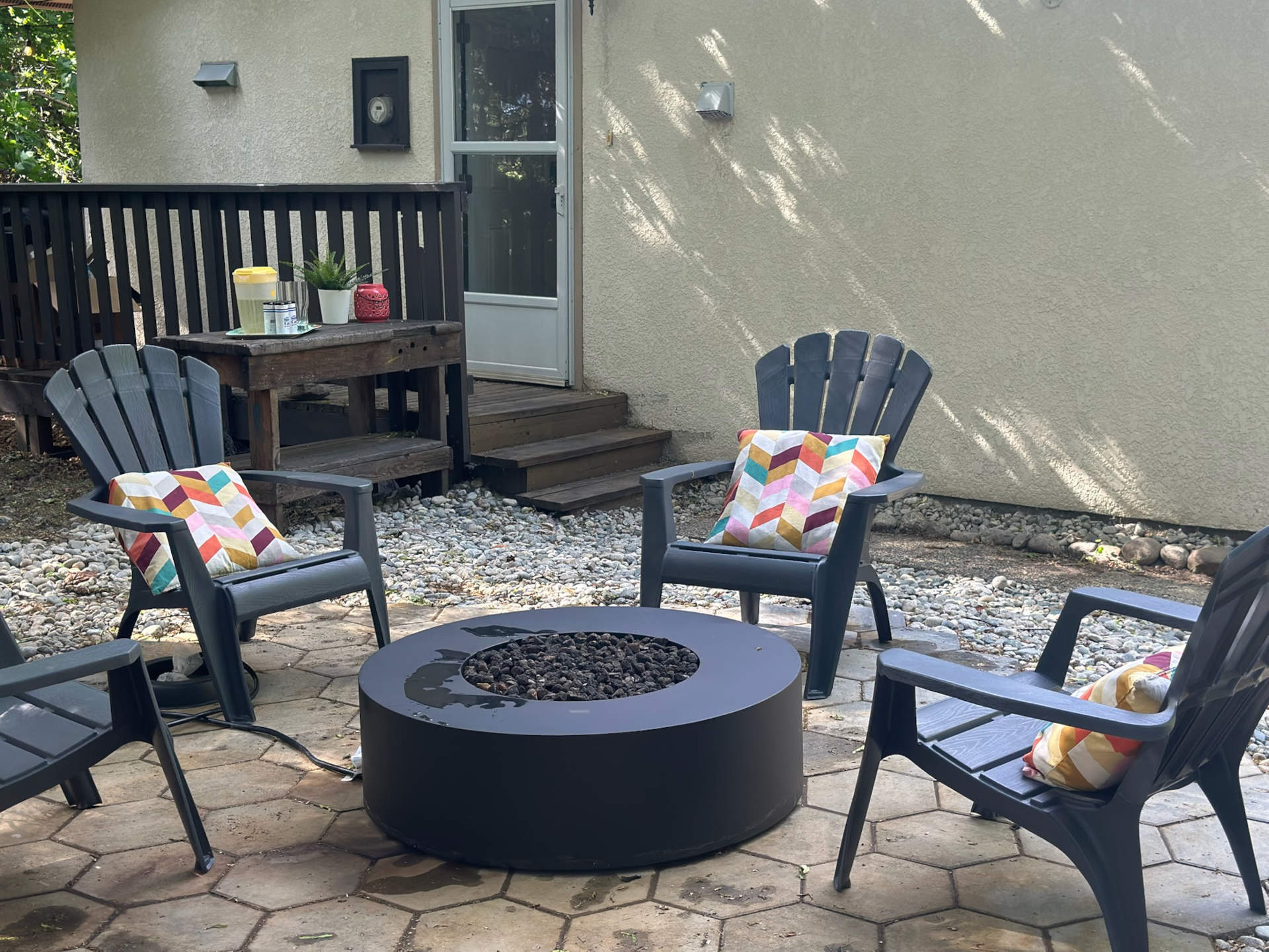 Gas fire pit